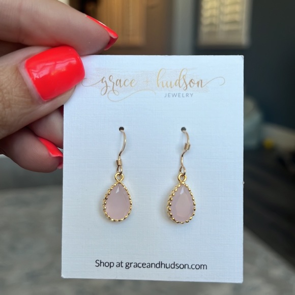 Grace + Hudson pink drop earrings - Picture 4 of 7